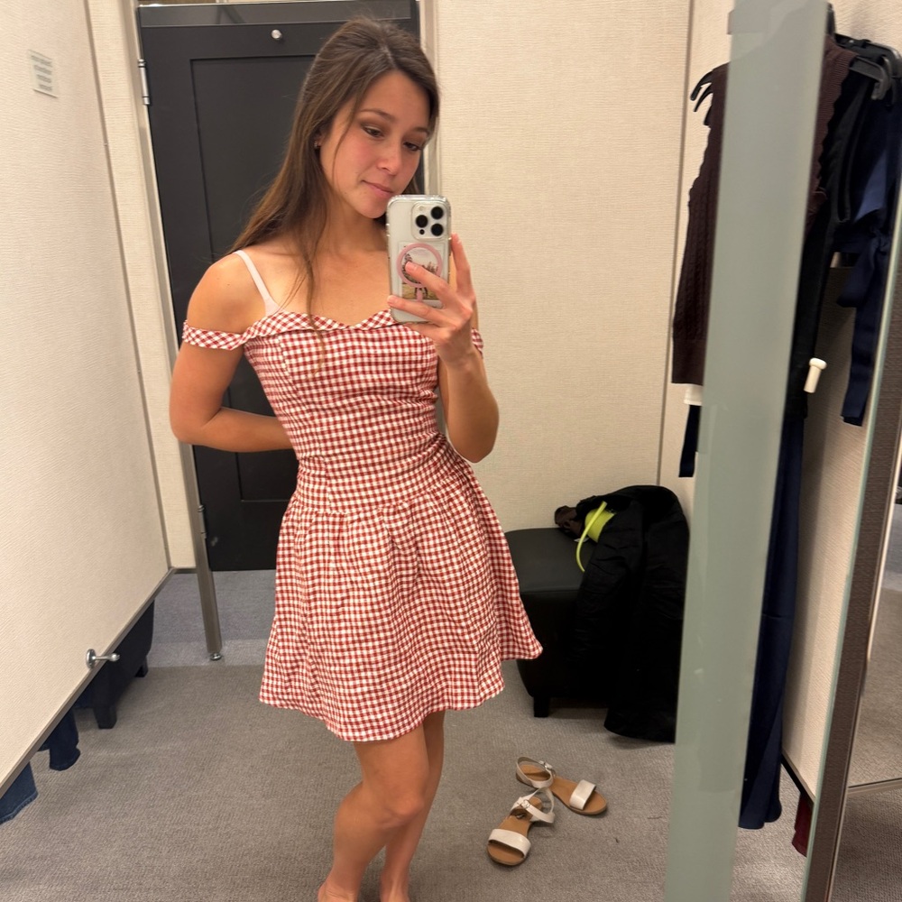 ISO Reformation Sora linen dress in “tomato check” in sz 0!!!